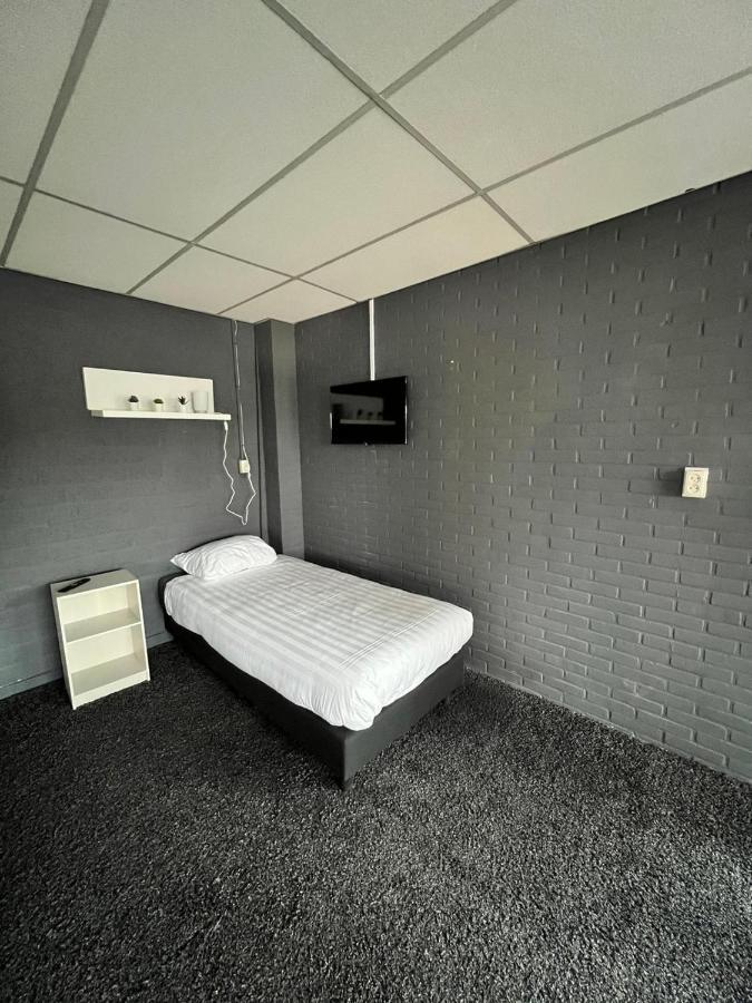 Hotel De Raket Rogat Exterior foto